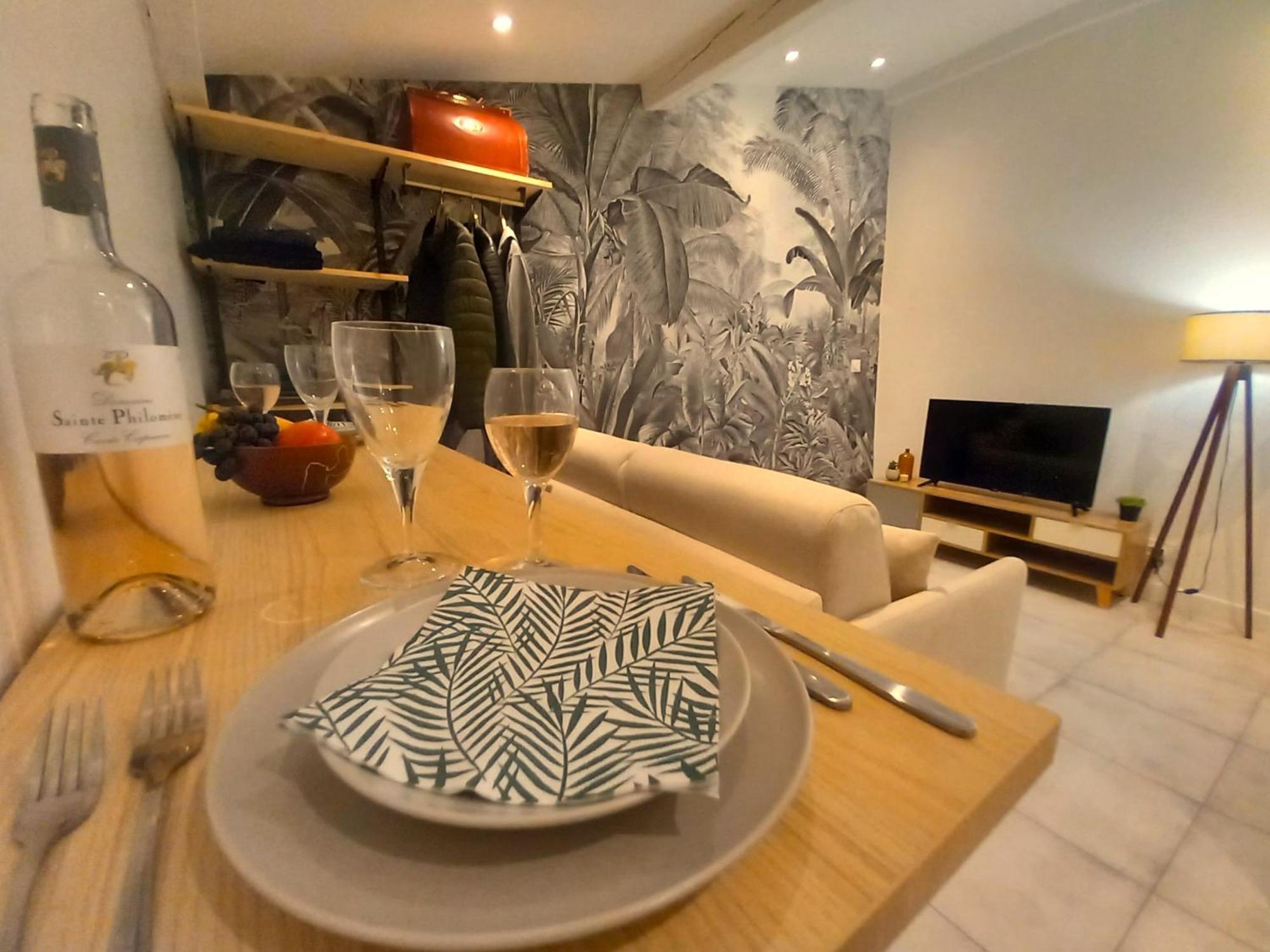 #3 Studio # Place Charmante Тулон Экстерьер фото